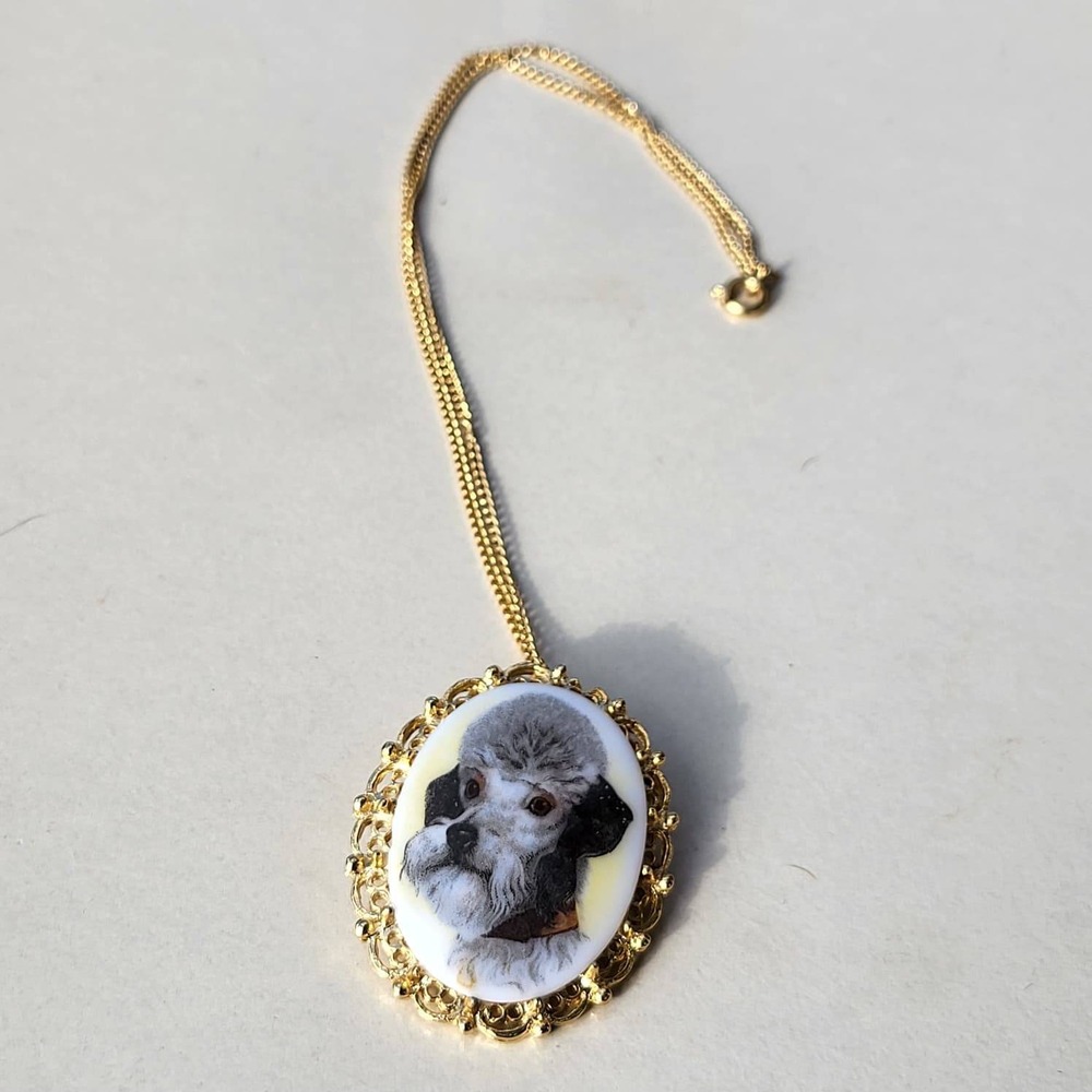 Vintage Gold Tone Resin Poodle Portrait Brooch Pendant Necklace Gray White - Picture 6 of 10